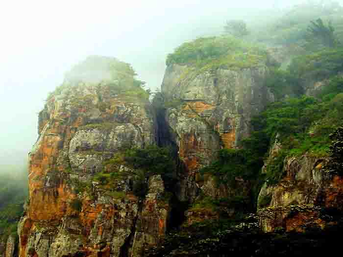kodaikanal-pillar-rocks
